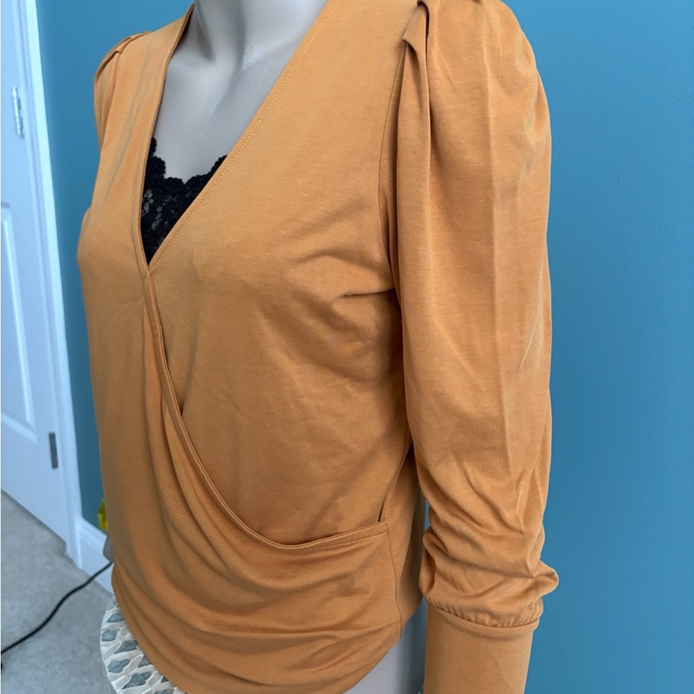 CLASSIC WRAP STYLE TOP - Picture 3 of 10